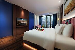 Aurora Central Hotel