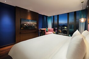 Aurora Central Hotel