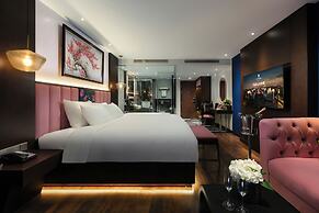 Aurora Central Hotel