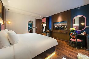 Aurora Central Hotel