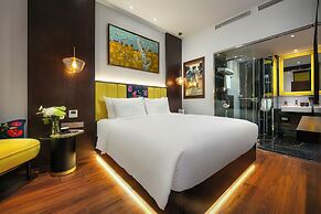 Aurora Central Hotel