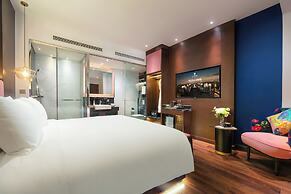 Aurora Central Hotel