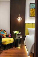 Aurora Central Hotel