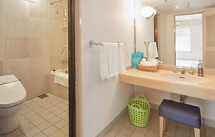 Royal View Hotel Churaumi