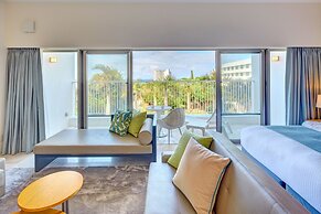 Royal View Hotel Churaumi