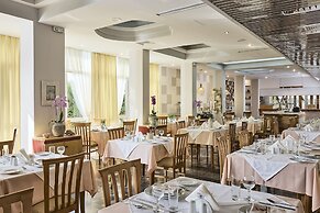 Tylissos Beach Hotel - Adults Only