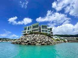 Peninsula Airlie Beach