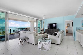 Peninsula Airlie Beach