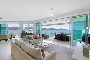 Peninsula Airlie Beach