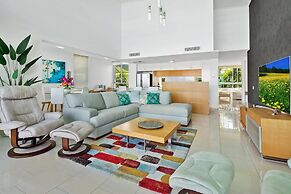 Peninsula Airlie Beach