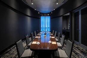Renaissance by Marriott Boston Patriot Place Hotel