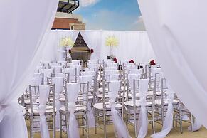 Renaissance by Marriott Boston Patriot Place Hotel