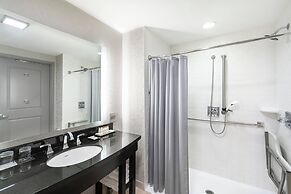 Renaissance by Marriott Boston Patriot Place Hotel