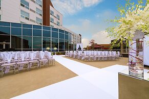 Renaissance by Marriott Boston Patriot Place Hotel