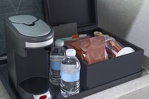 Renaissance by Marriott Boston Patriot Place Hotel