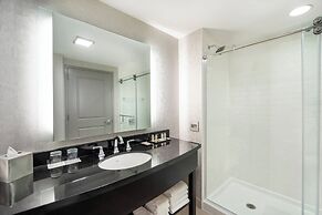 Renaissance by Marriott Boston Patriot Place Hotel