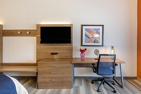 Holiday Inn Express Hotel & Suites Houston-Alvin by IHG