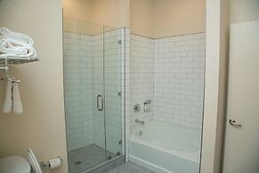 Holiday Inn New Orleans West Bank Tower by IHG