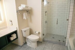 Holiday Inn New Orleans West Bank Tower by IHG