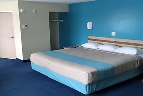 Super 8 by Wyndham Estevan
