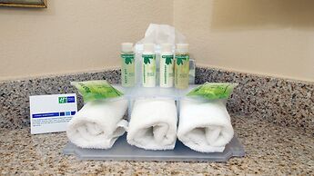 Holiday Inn Express Leland - Wilmington Area by IHG