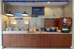 Holiday Inn Express Leland - Wilmington Area by IHG