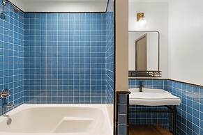 Hotel Vervana, Trademark Collection by Wyndham