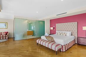 Aria Apartments