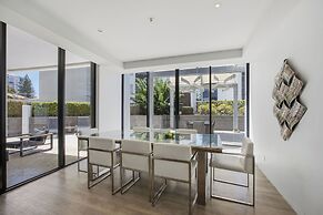 Aria Apartments
