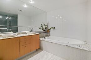 Aria Apartments