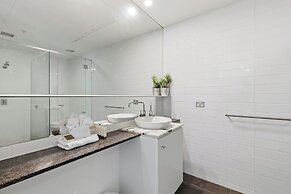 Aria Apartments
