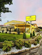 Ozark Inn & Suites