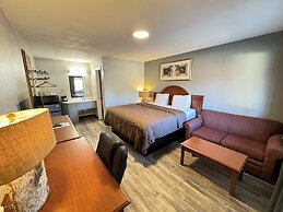 Ozark Inn & Suites