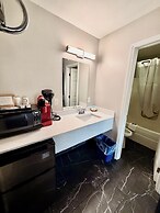 Ozark Inn & Suites