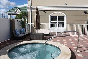 Country Inn & Suites by Radisson, Tampa Airport North, FL