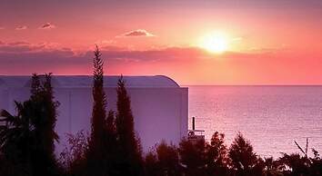 Theo Sunset Bay Hotel