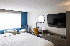 Holiday Inn Express Hotel & Suites Brockville by IHG
