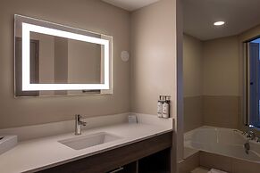 Holiday Inn Express Hotel & Suites Brockville by IHG