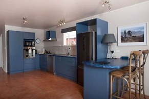 Mountain Chalets Motel