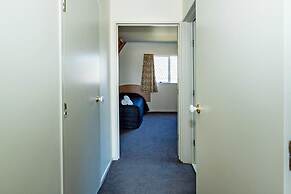 Mountain Chalets Motel