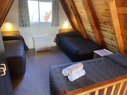 Mountain Chalets Motel