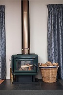 Mountain Chalets Motel