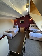 Aldan Lodge Motel