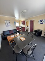 Aldan Lodge Motel