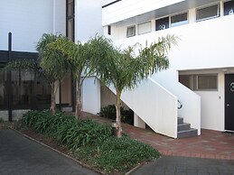 Auto Lodge Motor Inn