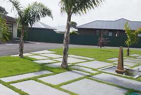 Coronation Court Motel