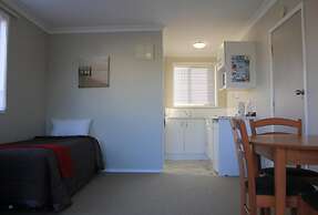 Coronation Court Motel