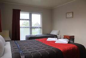 Coronation Court Motel