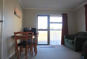 Coronation Court Motel