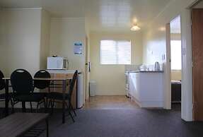 Coronation Court Motel